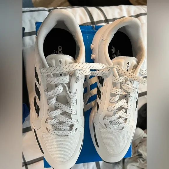 Adidas LA Trainer III J