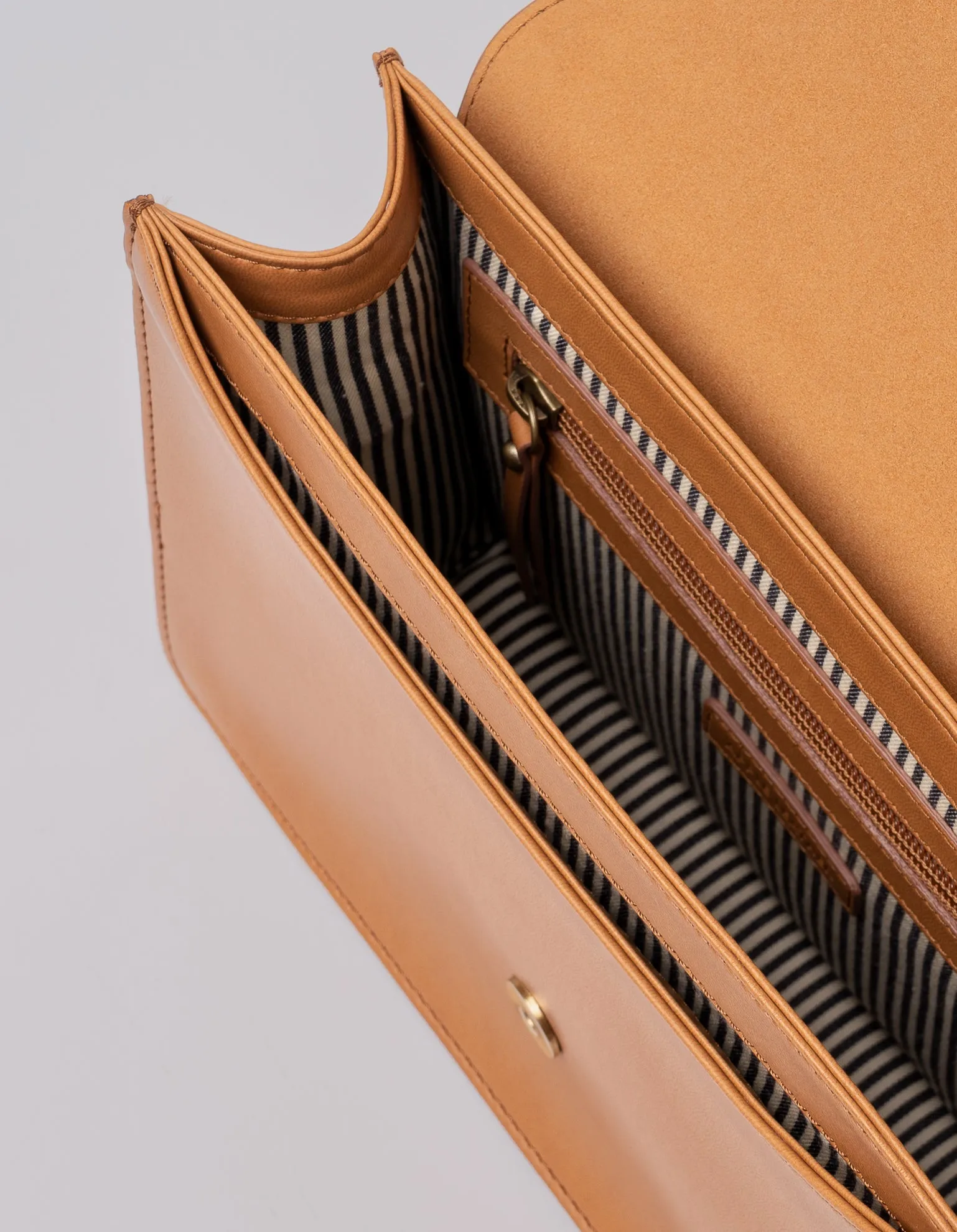 Audrey | Apple Leather