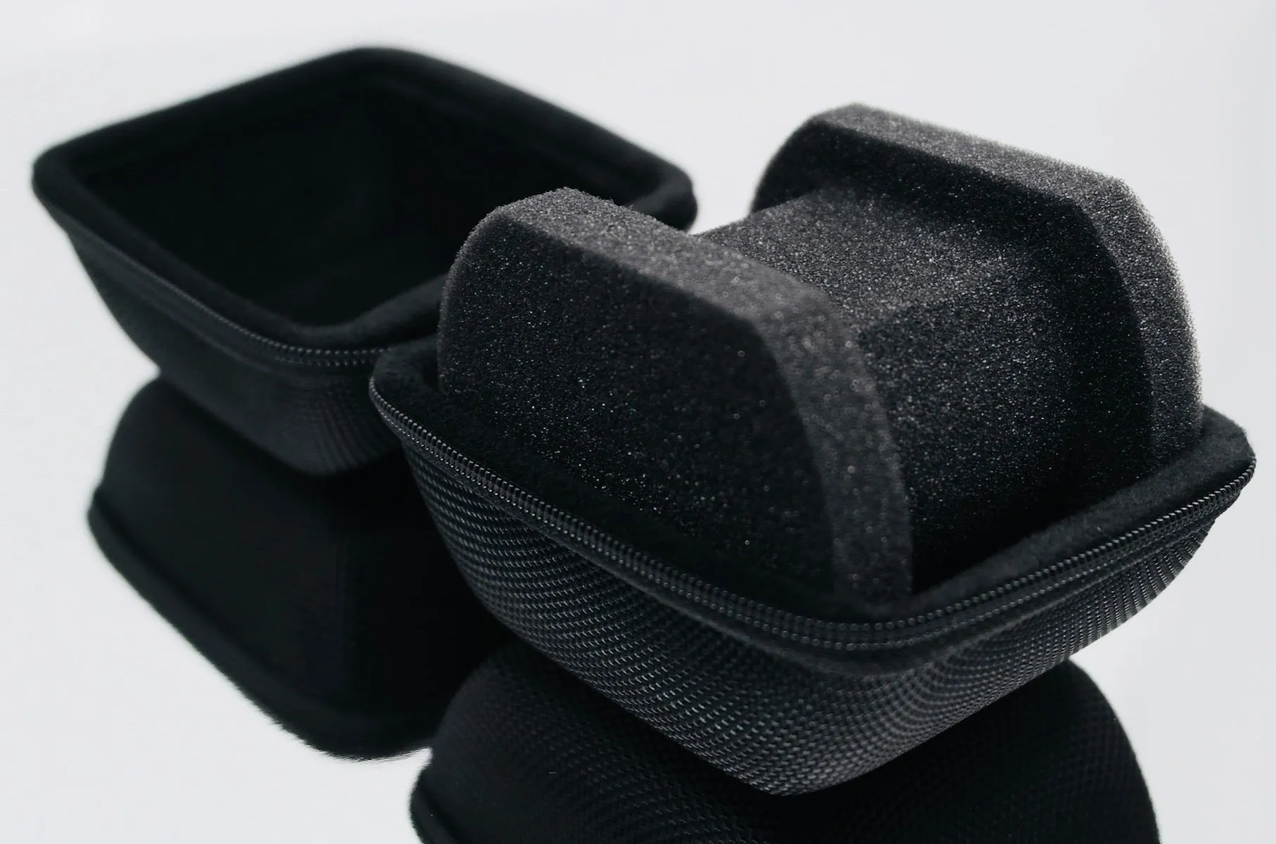CASEBUDi Deluxe Watch Case  - Black