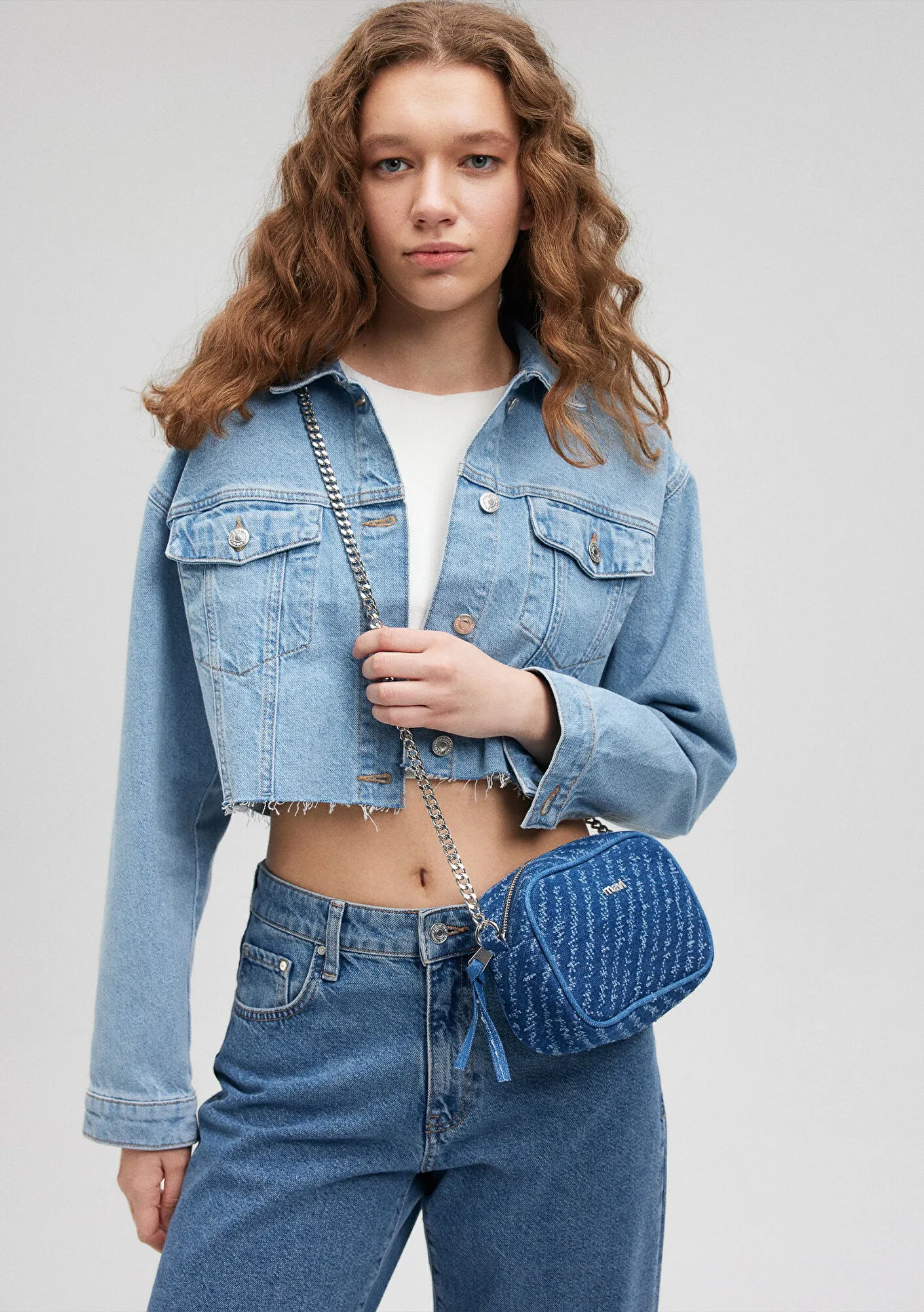 Chain Strap Detailed Indigo Bag