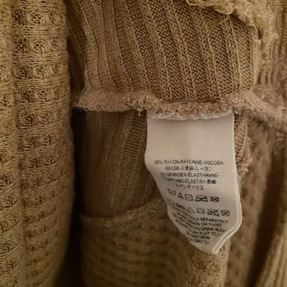 FREE PEOPLE | Women’s Brown Drippy Thermal Oversized Round Neck Sweater Size L