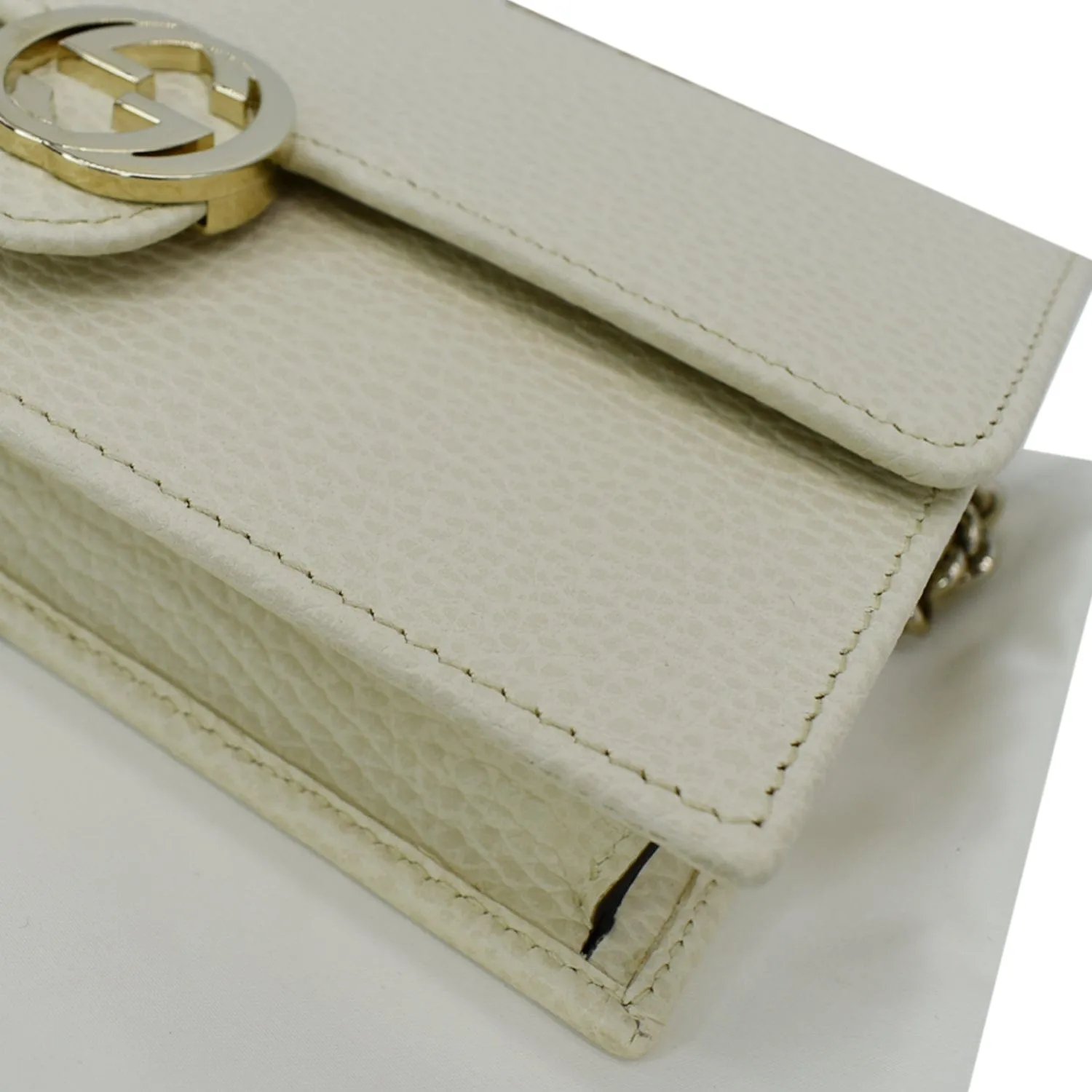 GUCCI GG Interlocking Pebbled Leather Crossbody Bag White 615523