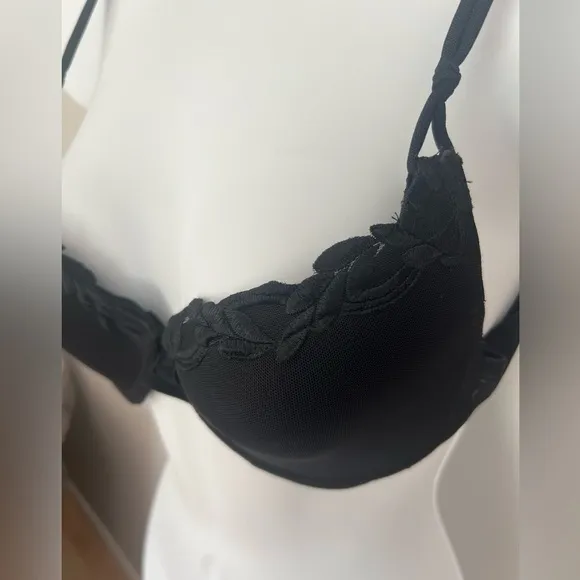 La Perla black molded padded mesh bra 38B NWT