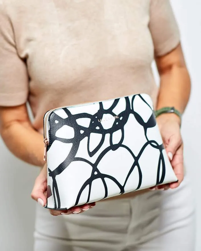 LOUENHIDE Bardot Swirl Case - White