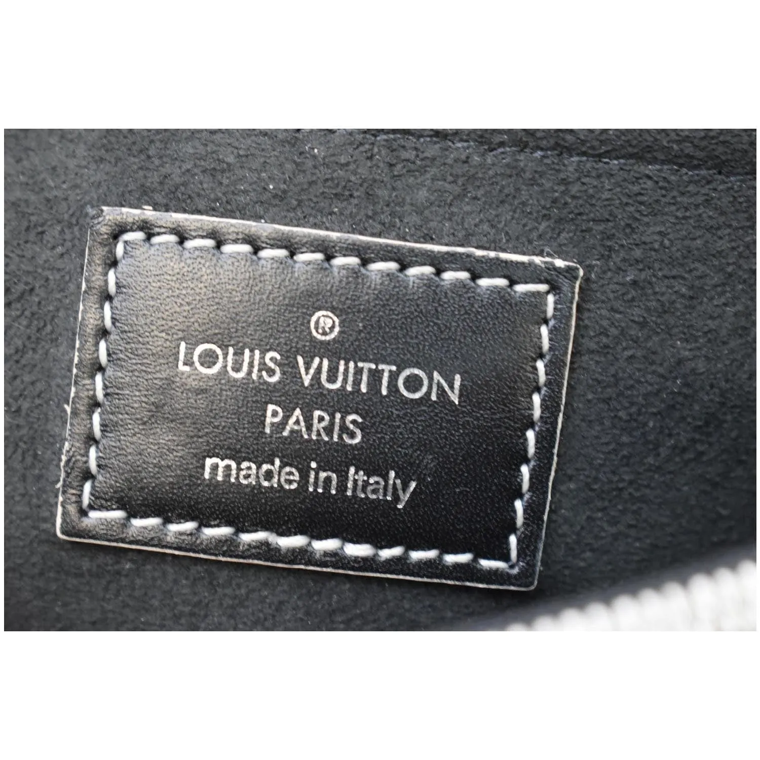 LOUIS VUITTON Chain It Monogram Canvas Shoulder Bag Black