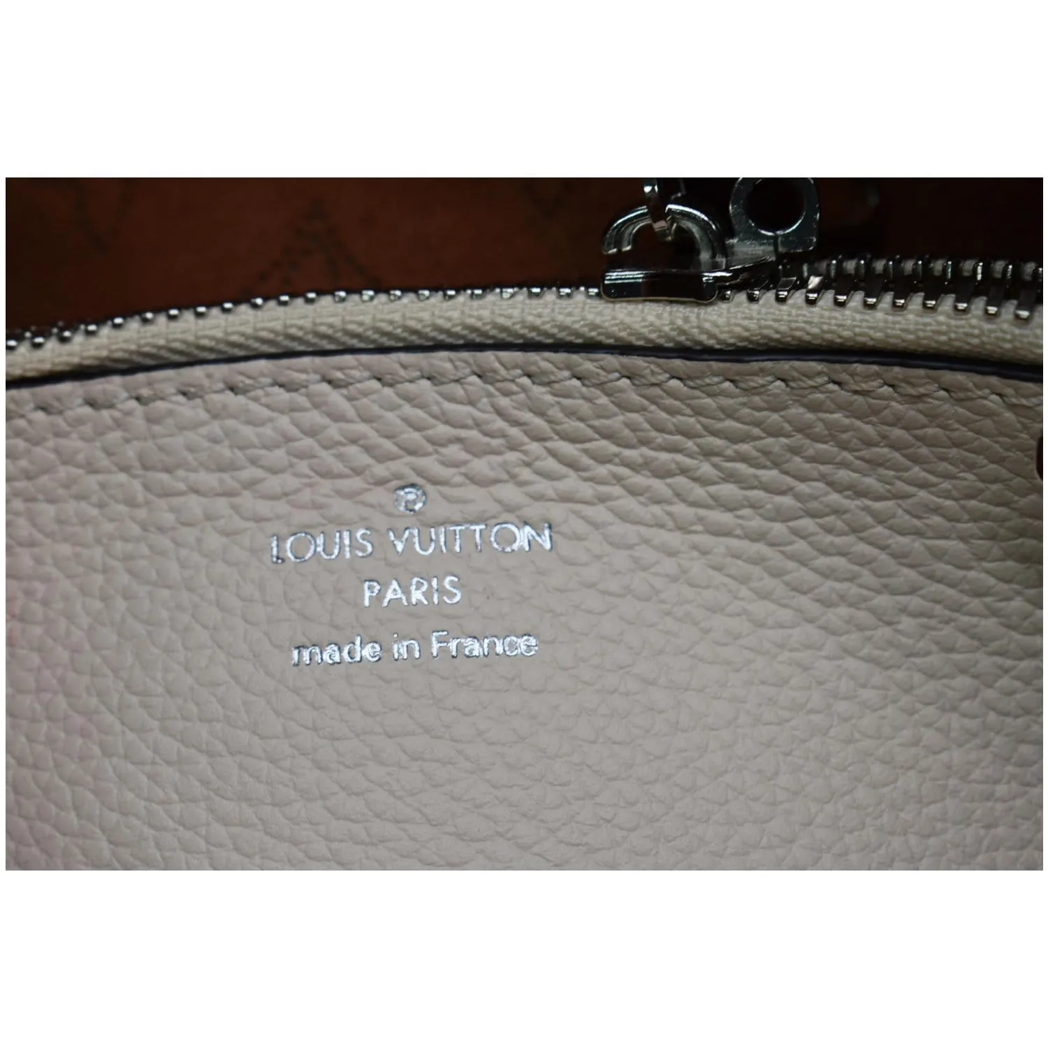 LOUIS VUITTON Muria Mahina Perforated Leather Shoulder Bag Cream - 10% OFF