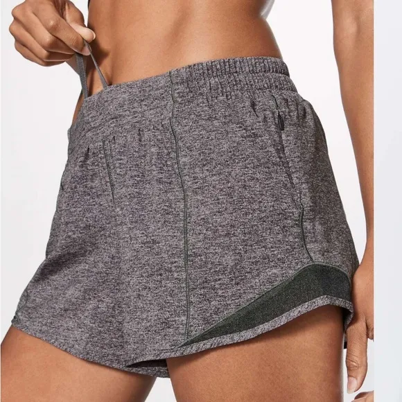 Lululemon‎ Hotty Hot Short II *Long 4&quot; Heather Lux Multi Black size 6