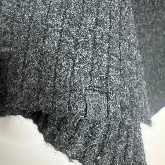 Lululemon Restful Intentions Sweater Wrap Black / Heathered Core Black size 12