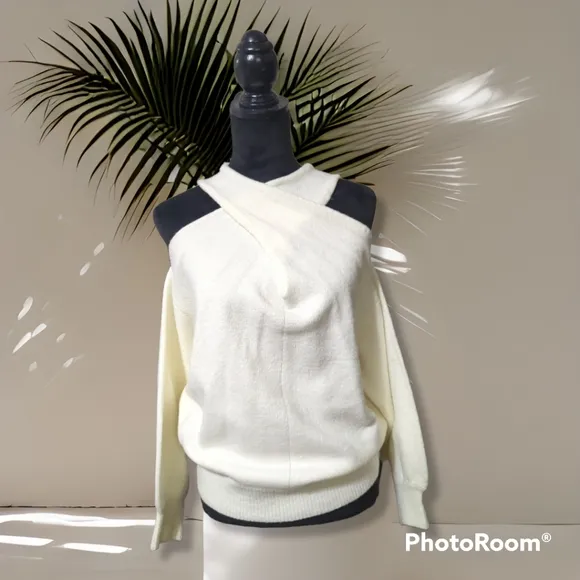 Miracle - Multi strap neck cold shoulder sweater