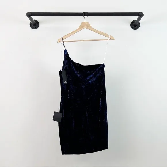 NWT Lulu’s Forever Thriving Navy Blue Velvet One-Shoulder Bodycon Dress
