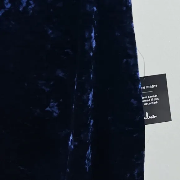 NWT Lulu’s Forever Thriving Navy Blue Velvet One-Shoulder Bodycon Dress