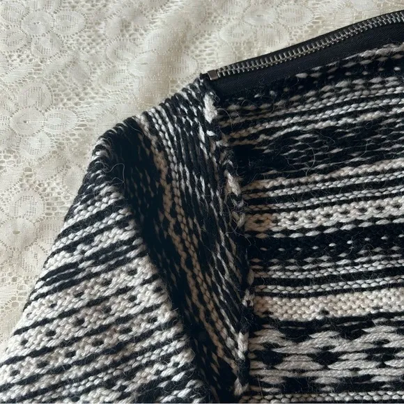 Patterned JumperWhite and Black Fair Isle Crew-neck Sweater by Nude