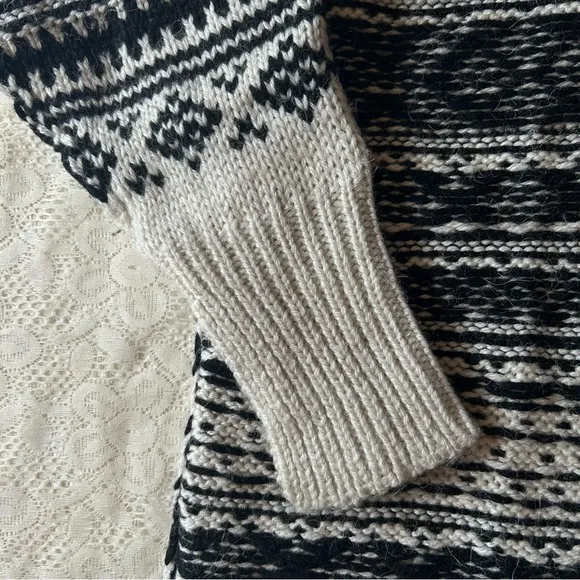 Patterned JumperWhite and Black Fair Isle Crew-neck Sweater by Nude