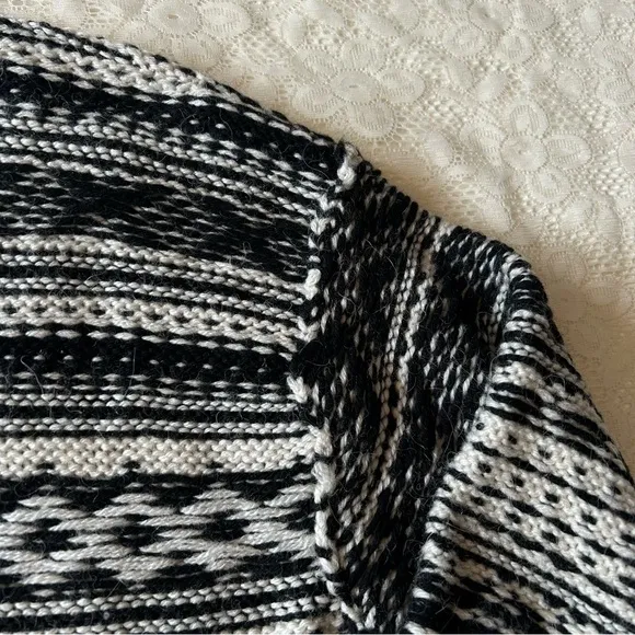 Patterned JumperWhite and Black Fair Isle Crew-neck Sweater by Nude