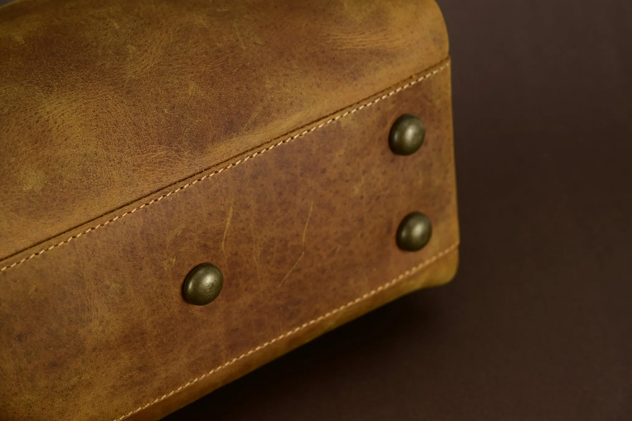 Premium Cowhide Leather Toiletry Bag Travel Dopp Kit Distressed Tan