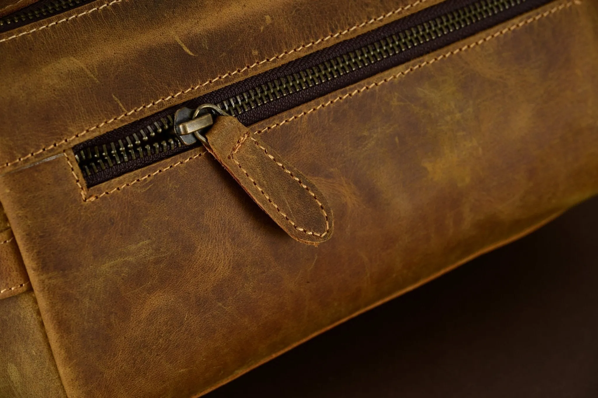 Premium Cowhide Leather Toiletry Bag Travel Dopp Kit Distressed Tan