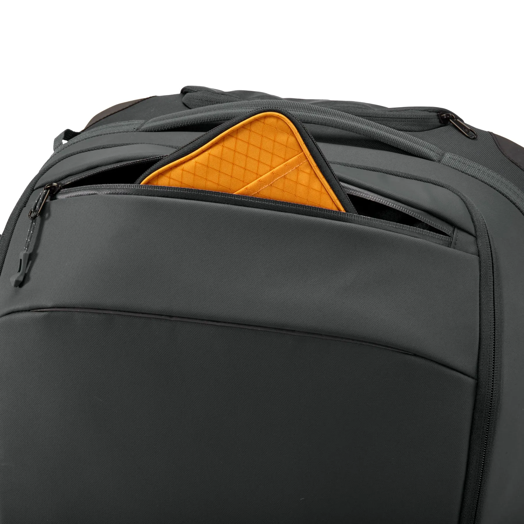 TARMAC XE 2-WHEEL 22" CARRY ON LUGGAGE