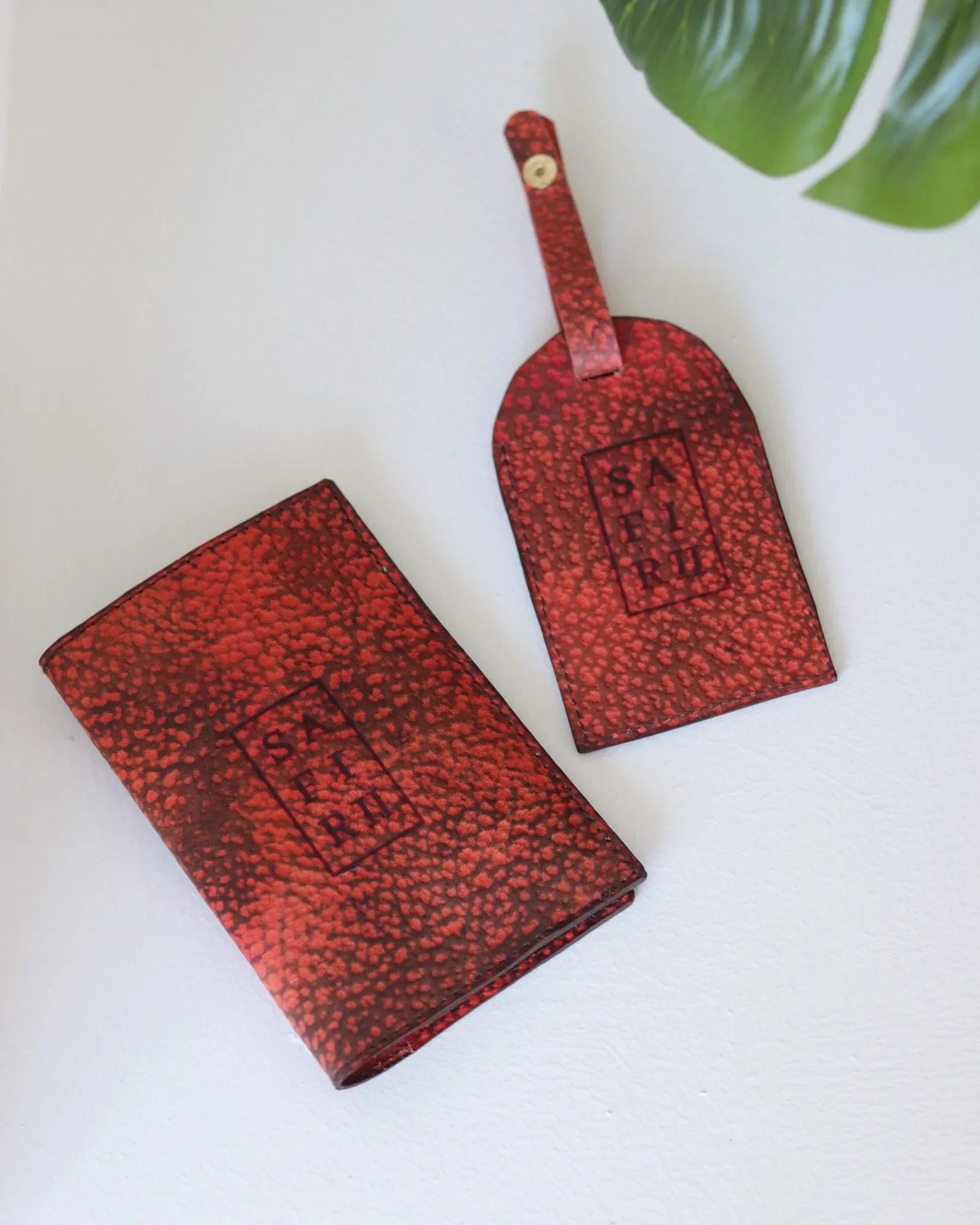 'Tofaa' Leather Passport Holder & Luggage Tag Set