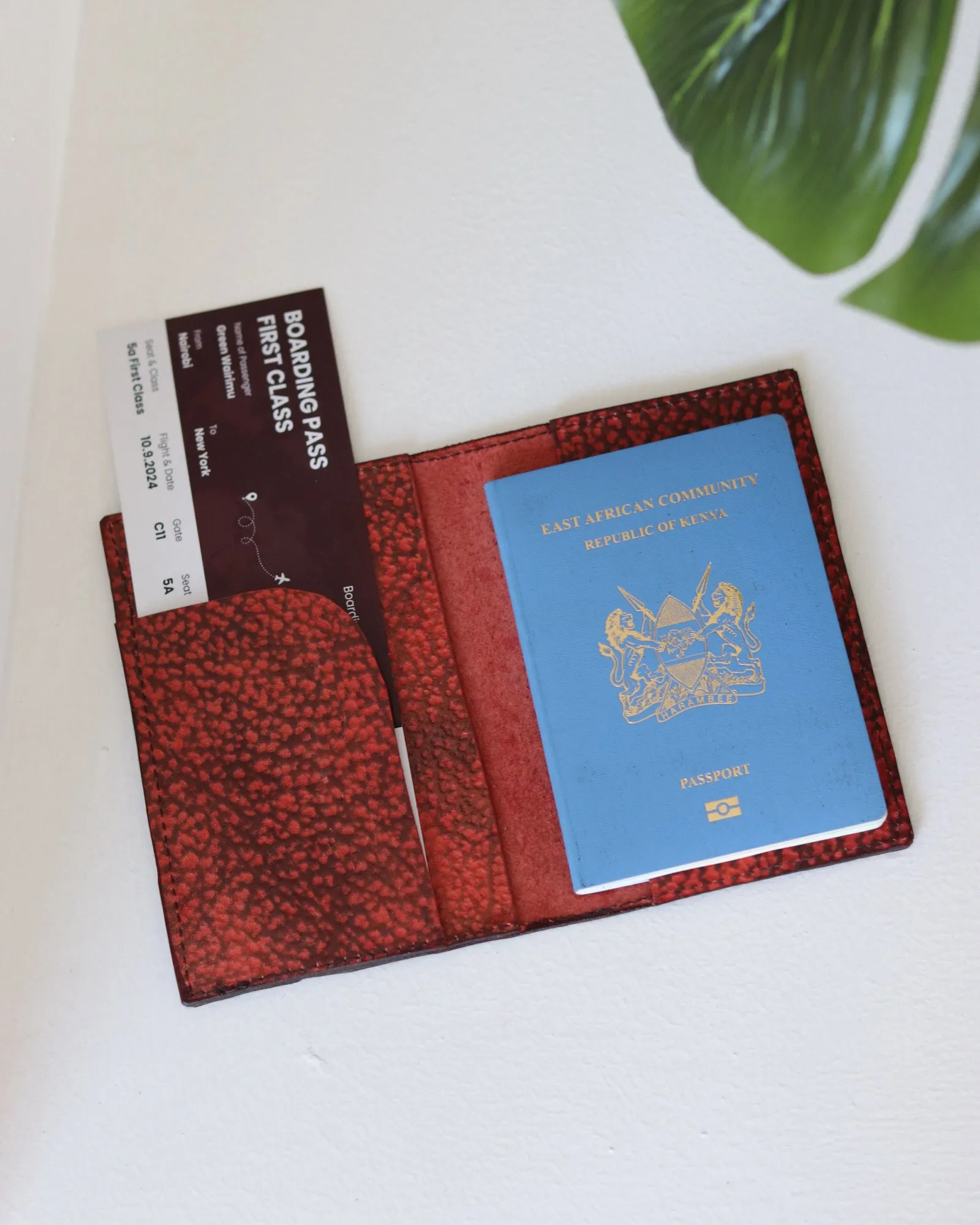 'Tofaa' Leather Passport Holder & Luggage Tag Set