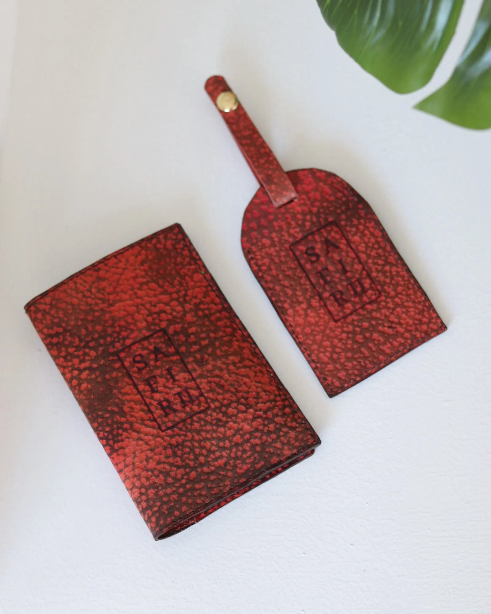 'Tofaa' Leather Passport Holder & Luggage Tag Set