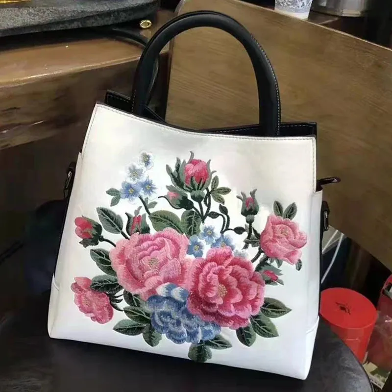 Women’s All Seasons Floral Embroidered Handbag Crossbody Bag - One Size