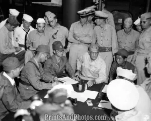 WWII Japan Commander Surrender  3915